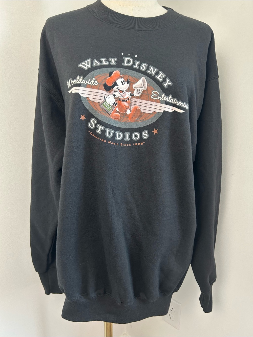 DEADSTOCK VTG The Disney Store Mickey Mouse Crewneck